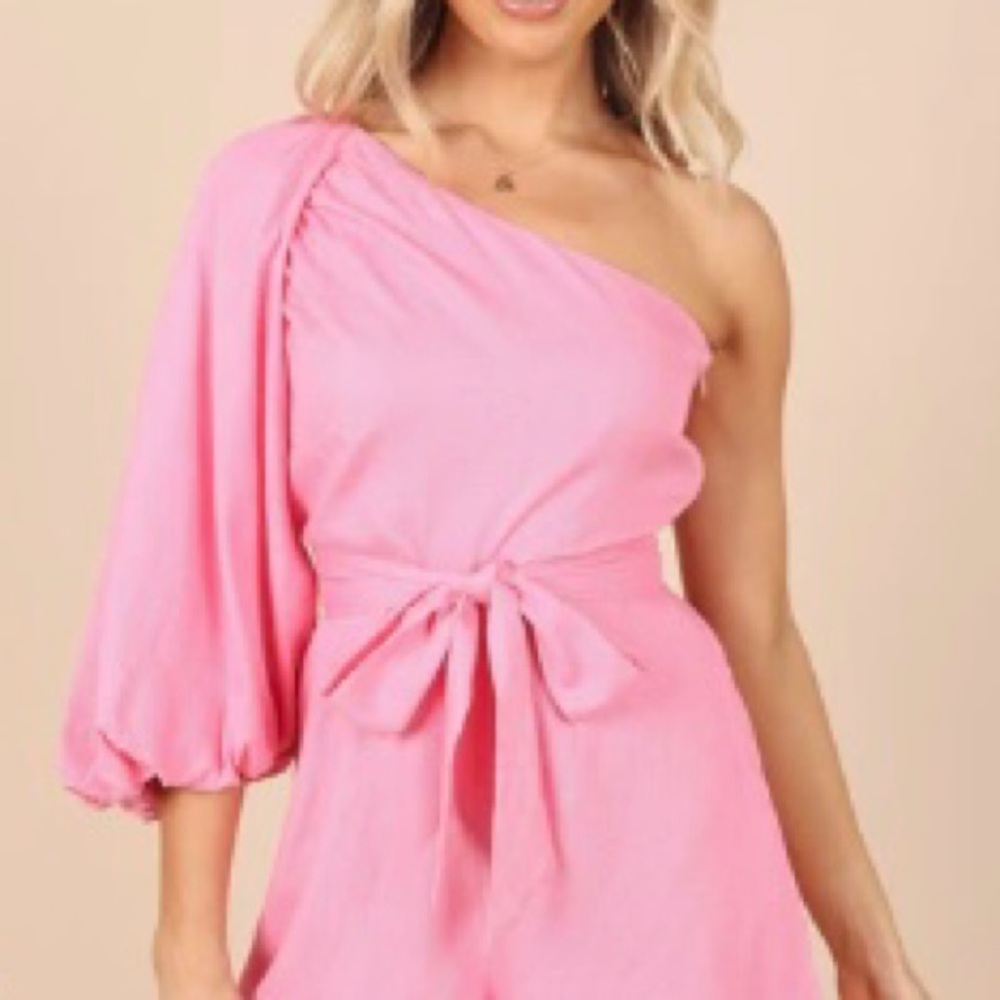 One shoulder pink romper